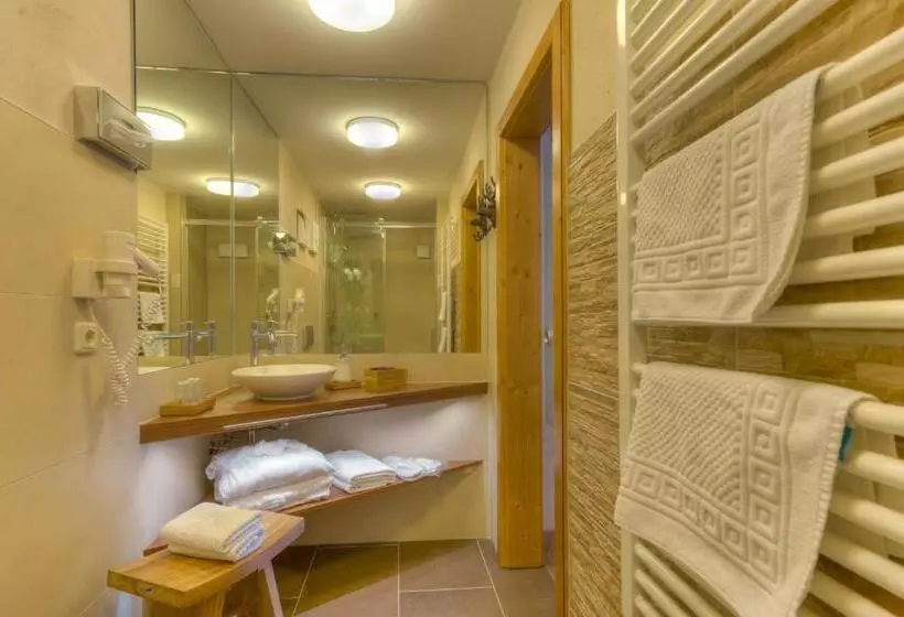 سوییت جونیور با بالکن, Landhotel Lindenhof