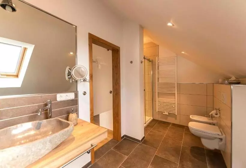 سوئیت با بالکن, Landhotel Lindenhof