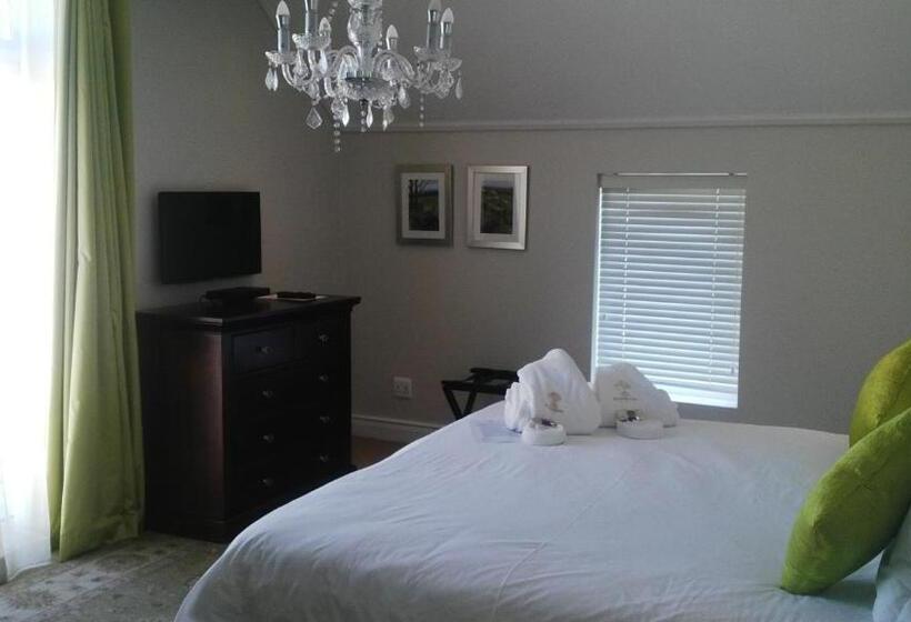 Полулюкс, Wild Mushroom Country House