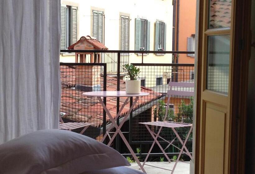 استودیو استاندارد با بالکن, Petronilla Hotel In Bergamo