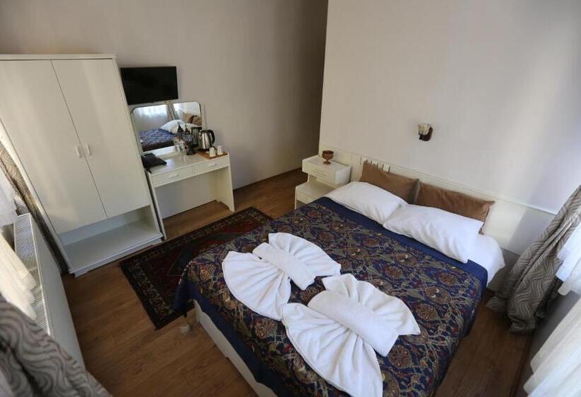 Номер Стандарт Вид на Город, Akuzun