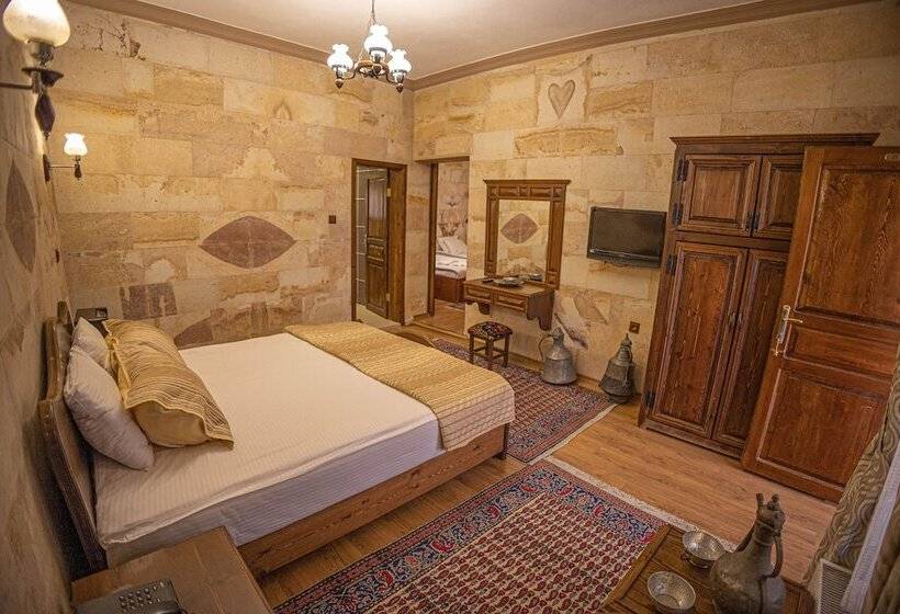 Номер Deluxe, Akuzun