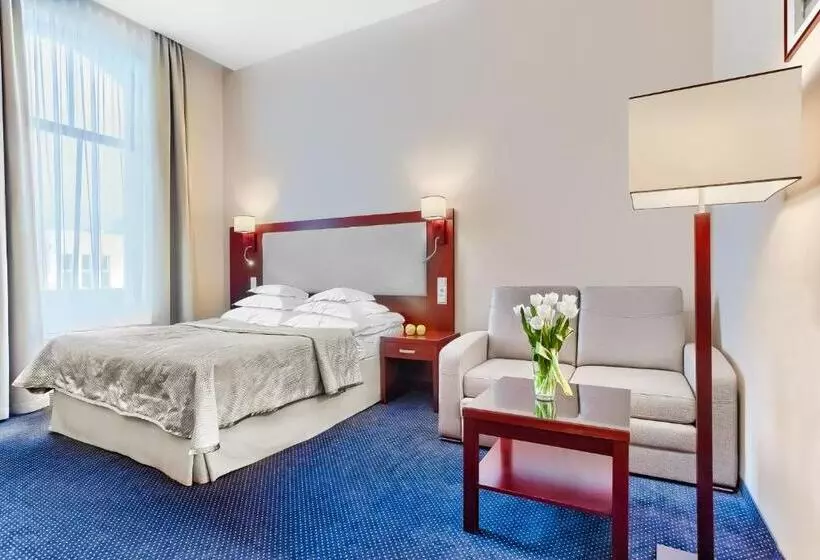 Standard-huone, Atrium