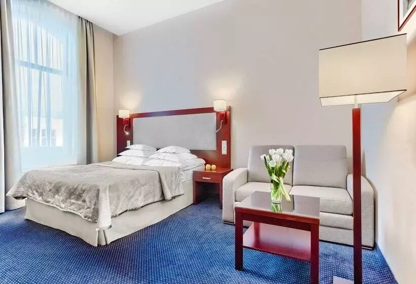 Standard-huone, Atrium