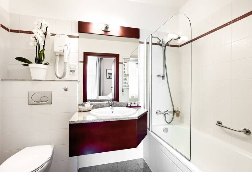 标准工作室, Atrium