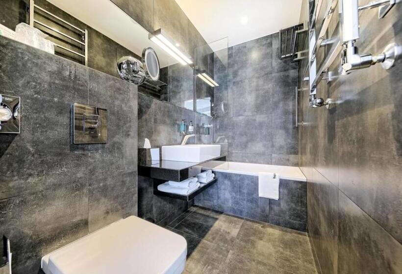 اتاق کلاسیک, Bayjonn Boutique