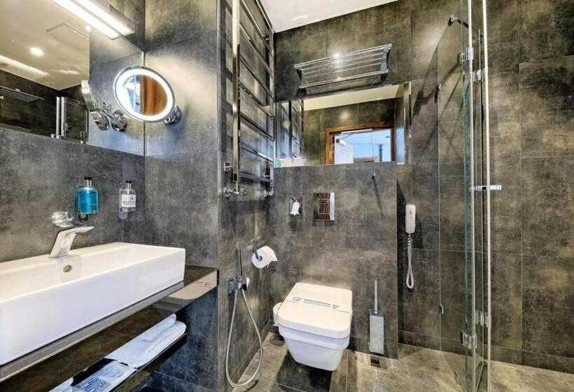 اتاق کلاسیک, Bayjonn Boutique