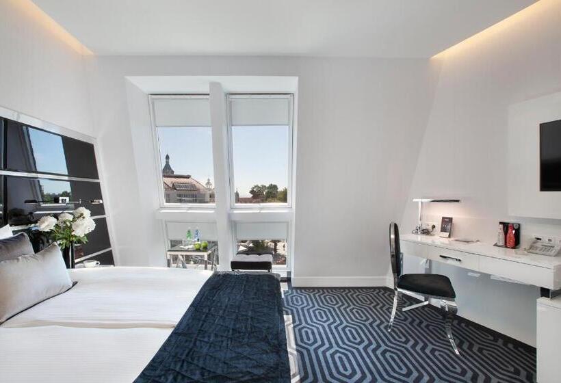 اتاق کلاسیک, Bayjonn Boutique