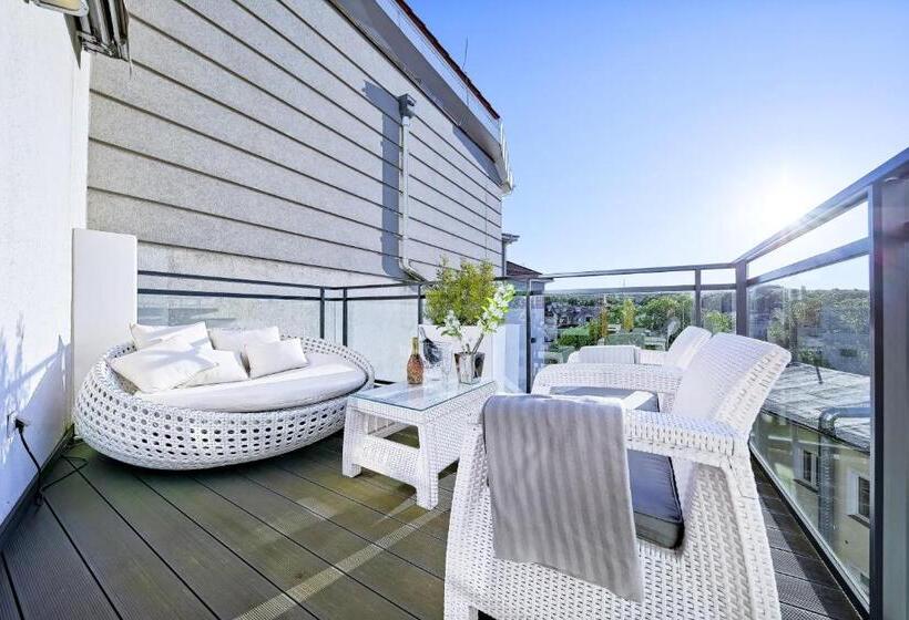 اتاق لوکس با تراس, Bayjonn Boutique