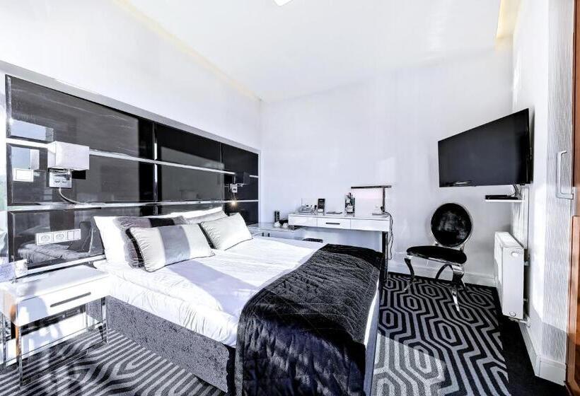 اتاق لوکس با تراس, Bayjonn Boutique