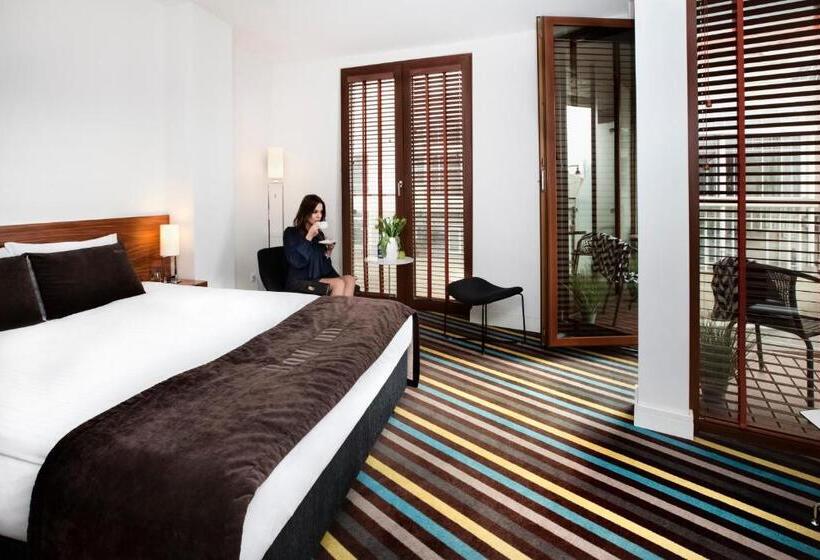 اتاق لوکس با بالکن, Bayjonn Boutique