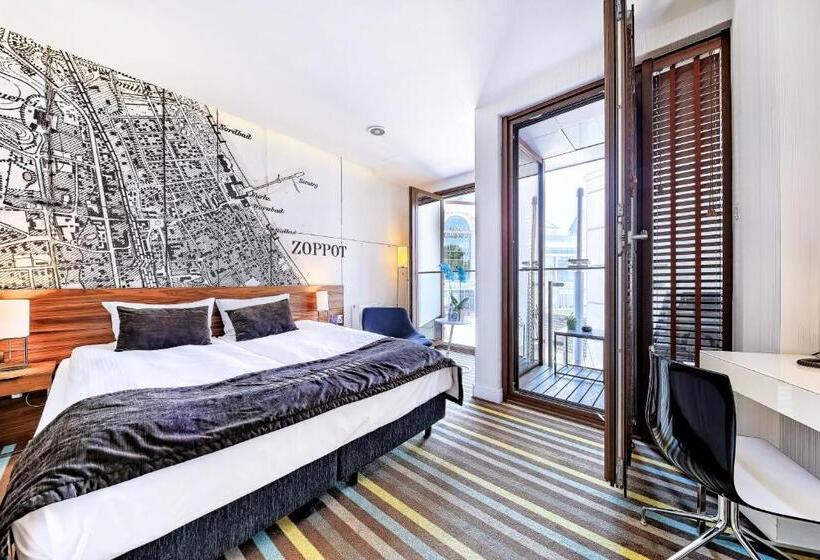 اتاق لوکس با بالکن, Bayjonn Boutique