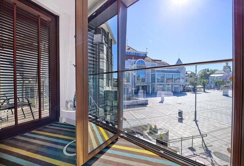 اتاق لوکس با بالکن, Bayjonn Boutique