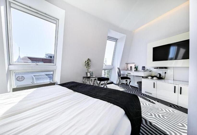 اتاق لوکس, Bayjonn Boutique