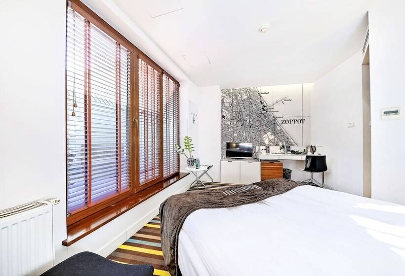 اتاق کلاسیک, Bayjonn Boutique