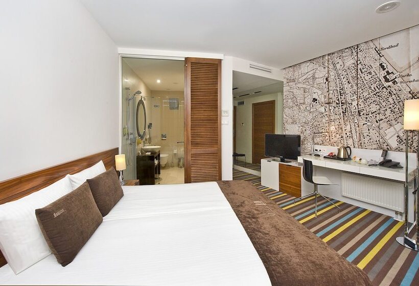 اتاق لوکس, Bayjonn Boutique