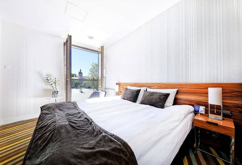 اتاق لوکس, Bayjonn Boutique