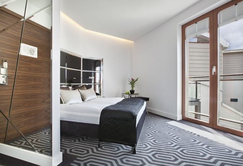 اتاق کلاسیک, Bayjonn Boutique