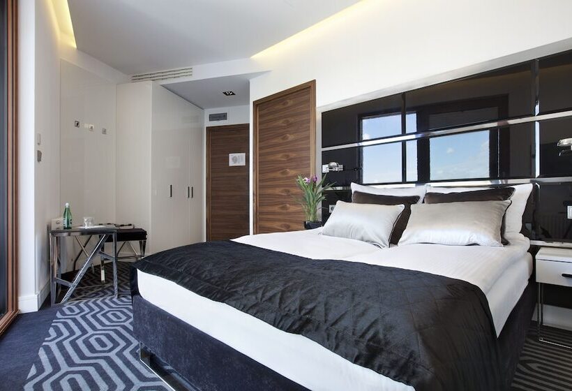 اتاق لوکس با تراس, Bayjonn Boutique