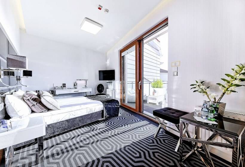 اتاق لوکس با تراس, Bayjonn Boutique