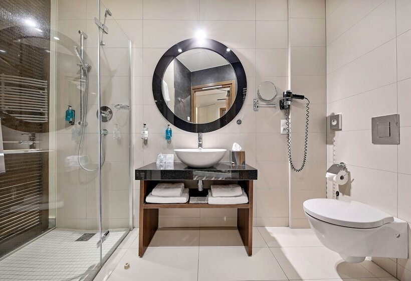 اتاق لوکس, Bayjonn Boutique