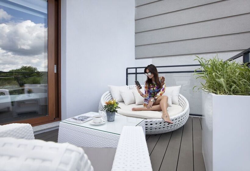 اتاق لوکس با تراس, Bayjonn Boutique