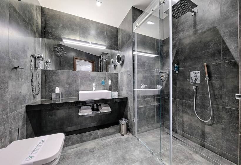 اتاق لوکس, Bayjonn Boutique