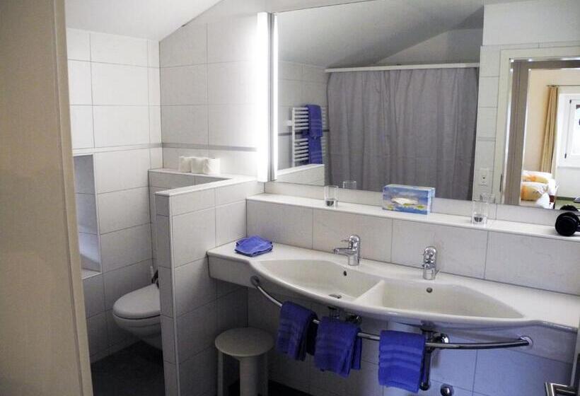 اتاق لوکس خانوادگی, Chesa Spuondas