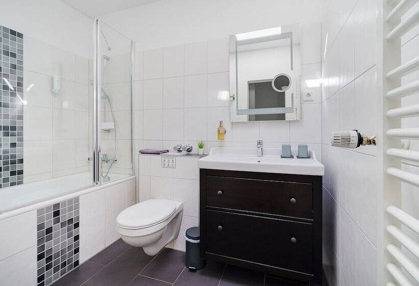 اتاق استاندارد, Marktterrassen