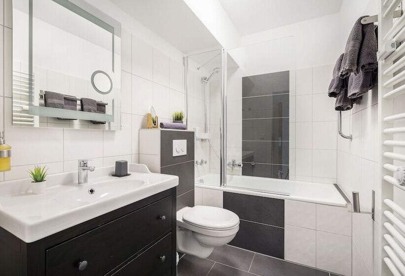 اتاق استاندارد, Marktterrassen