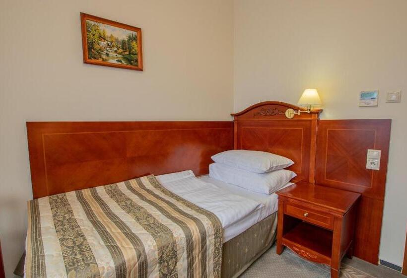 スタンダードシングルルーム, Giovanni Giacomo