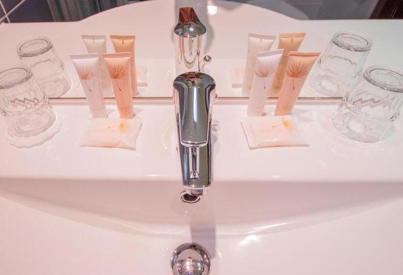 スタンダードルーム, Giovanni Giacomo