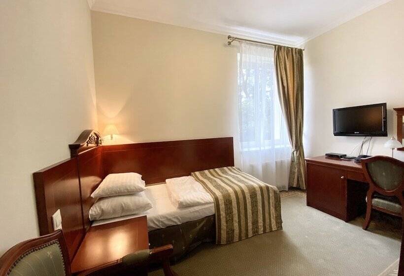 スタンダードシングルルーム, Giovanni Giacomo