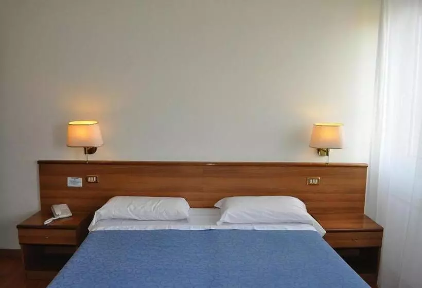 اتاق استاندارد سه نفره, Igea