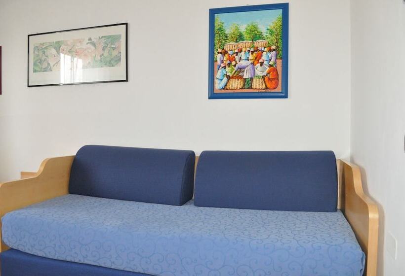 Habitació Triple Estàndard, Igea