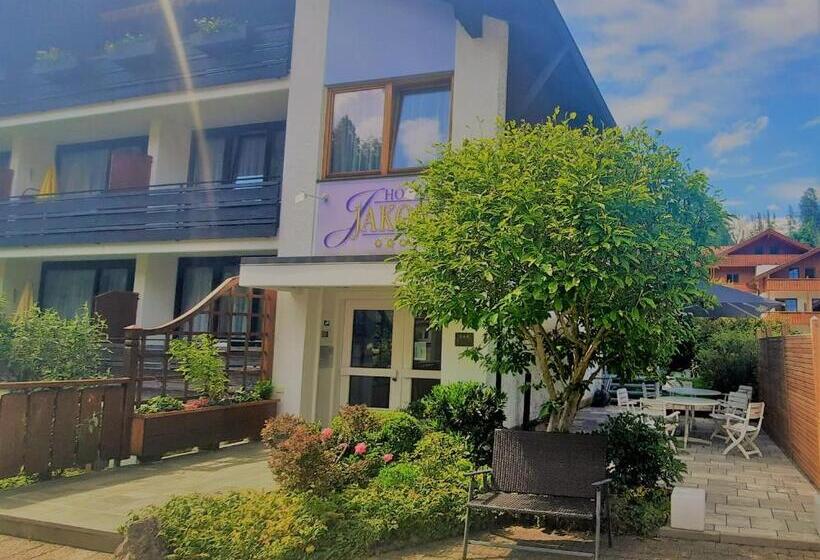 اتاق استاندارد, Jakob