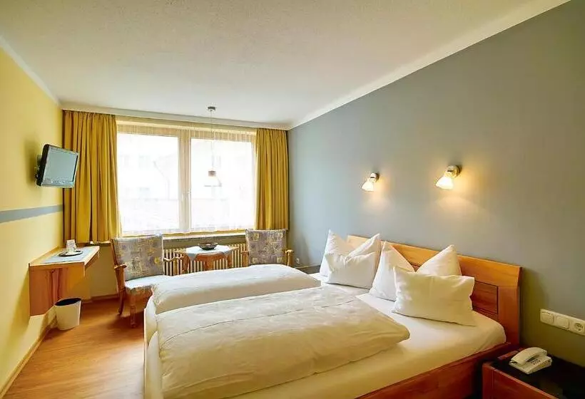 Quarto Estandar, Jakob