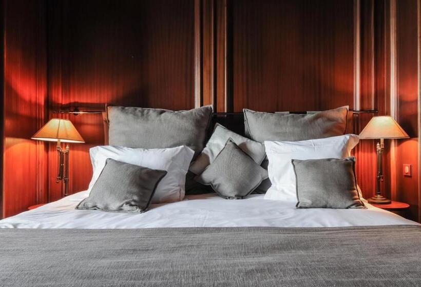 جناح دور أخير, Le Palace De Menthon