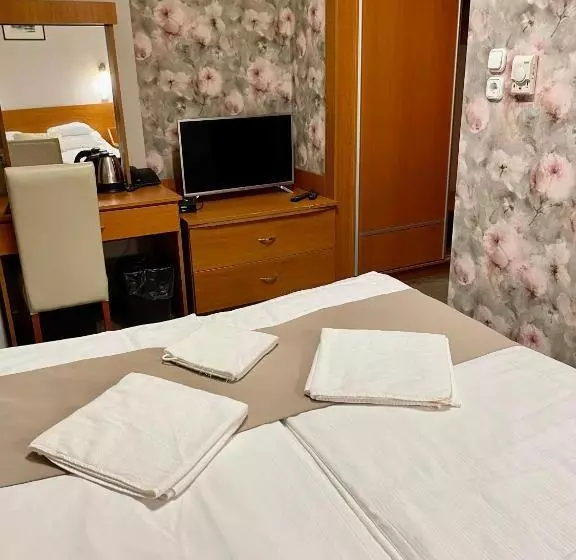 エコノミールーム, Lugas