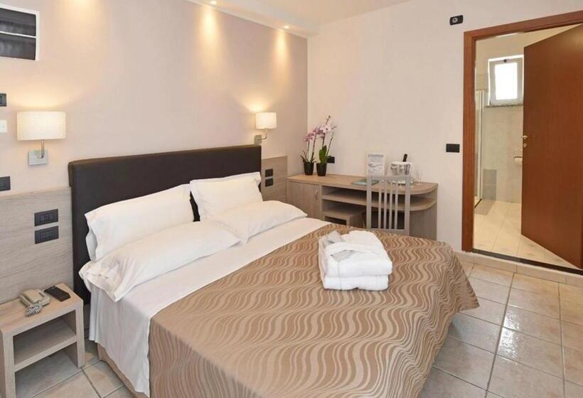 اتاق بزرگ با دسترسی به اسپا, Queen Mary