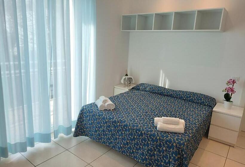 اتاق خانوادگی, Queen Mary