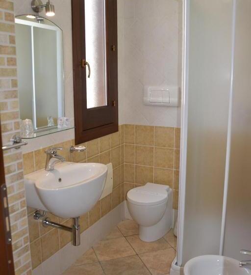 غرفة ديلوكس, Sikania