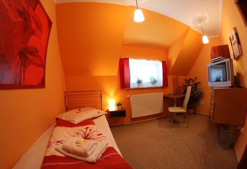 스탠다드 트리플 룸, Mahleruv Penzion Na Hradbach