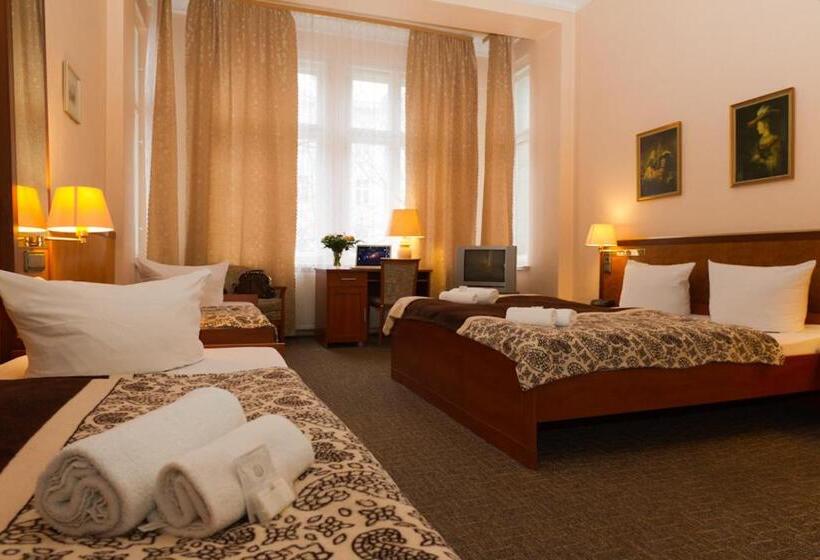 اتاق خانوادگی, Arche