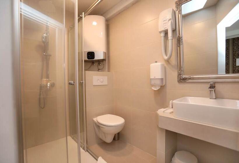 اتاق عادی, Villa Carrara