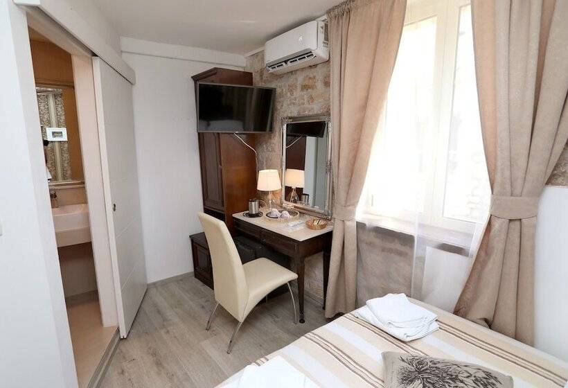 اتاق عادی, Villa Carrara