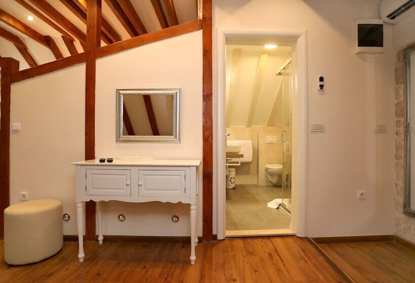 اتاق سوپریور, Villa Carrara