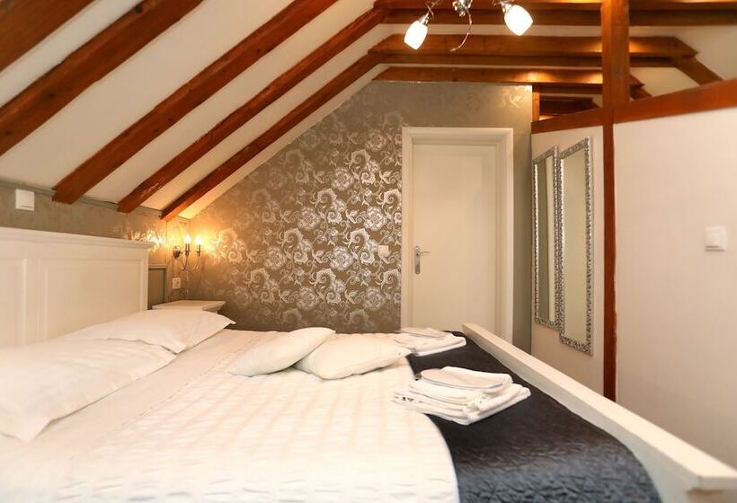 اتاق سوپریور, Villa Carrara