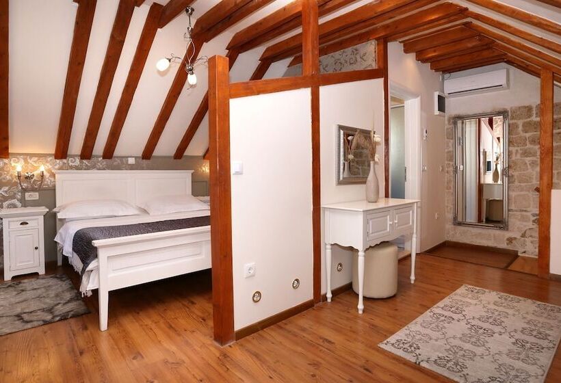 اتاق سوپریور, Villa Carrara