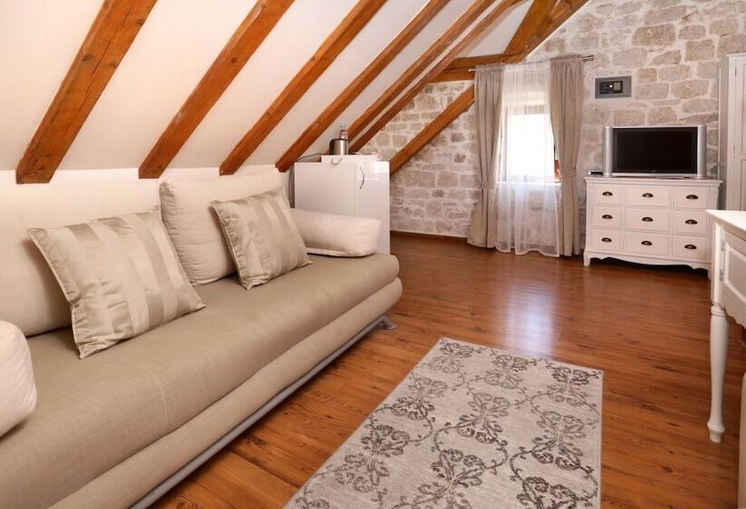 اتاق سوپریور, Villa Carrara